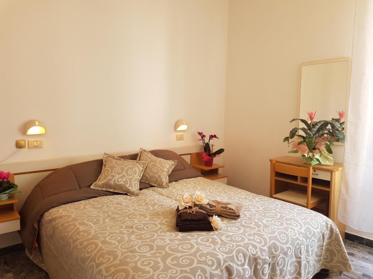 Hotel Romantica Rimini Eksteriør bilde