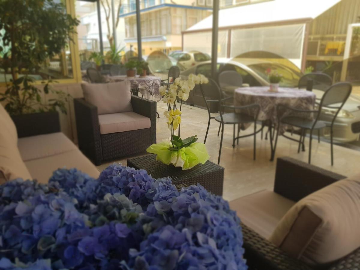 Hotel Romantica Rimini Eksteriør bilde