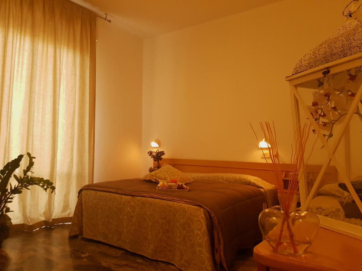 Hotel Romantica Rimini Eksteriør bilde