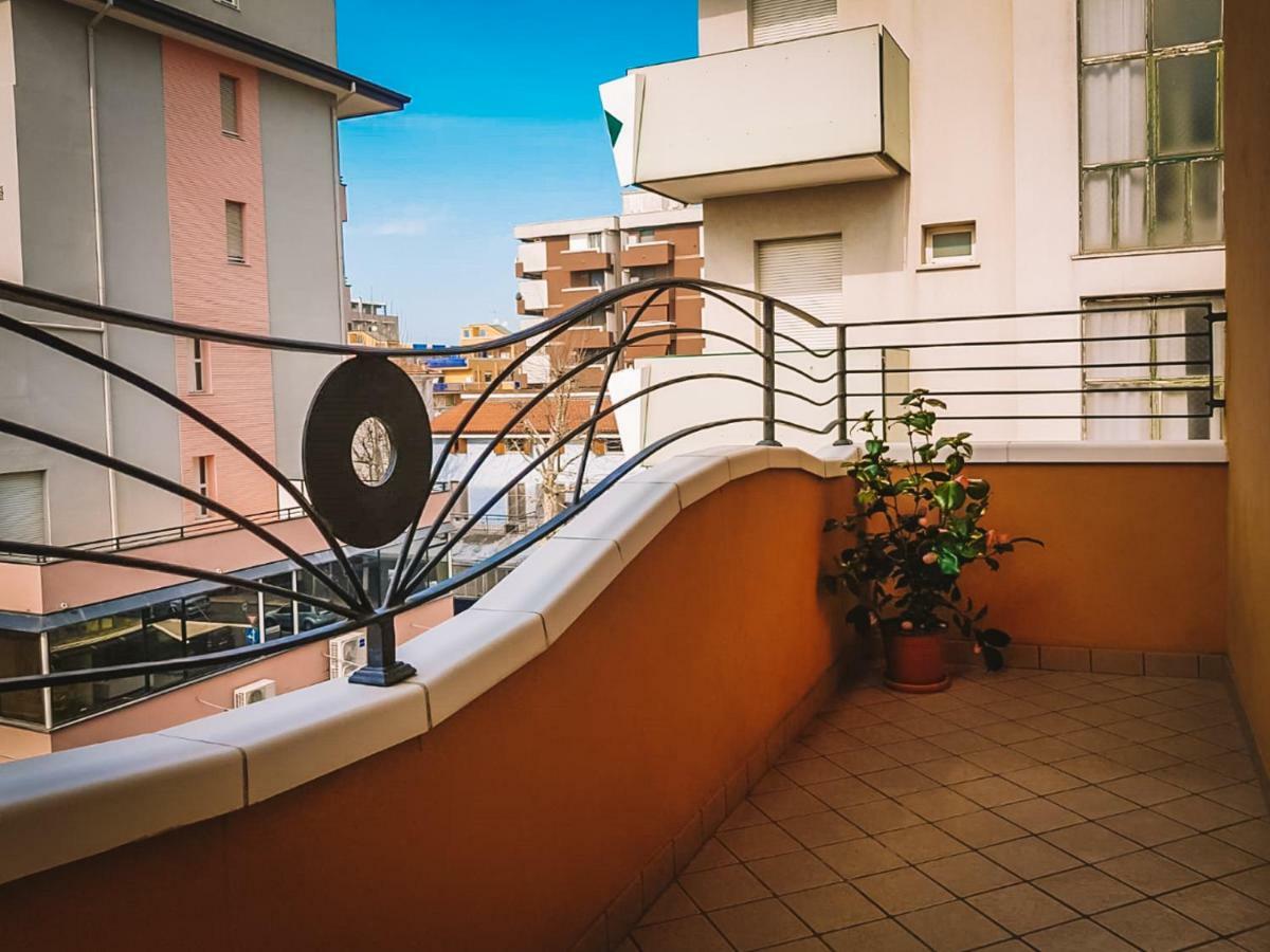 Hotel Romantica Rimini Eksteriør bilde
