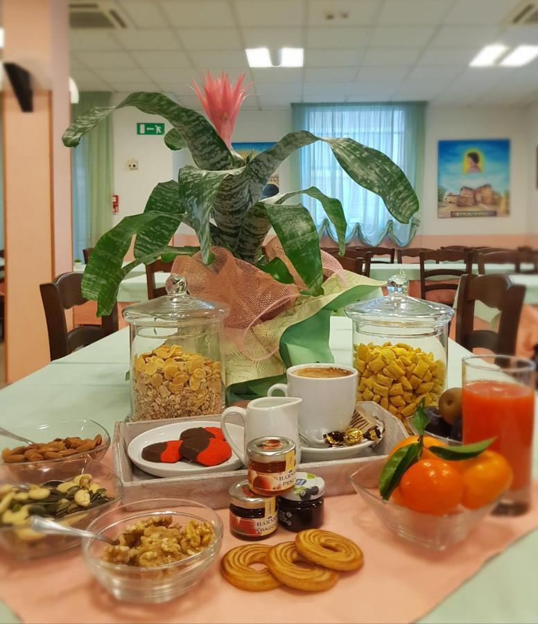 Hotel Romantica Rimini Eksteriør bilde