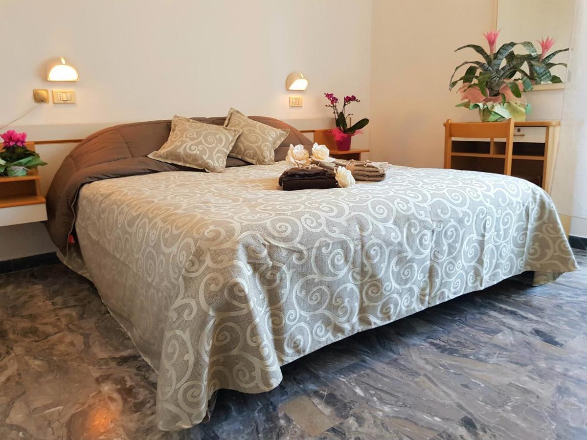 Hotel Romantica Rimini Eksteriør bilde