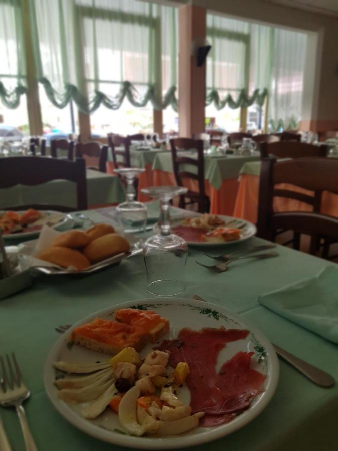Hotel Romantica Rimini Eksteriør bilde
